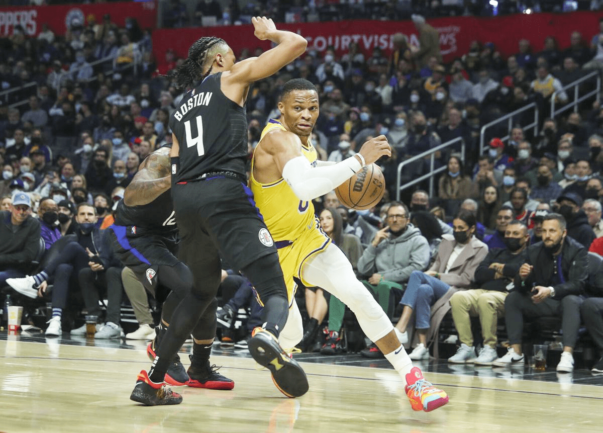 狼堡中卫突发伤势压力陡增守门员不安 狼堡中卫突发伤势压力陡增守门员不安