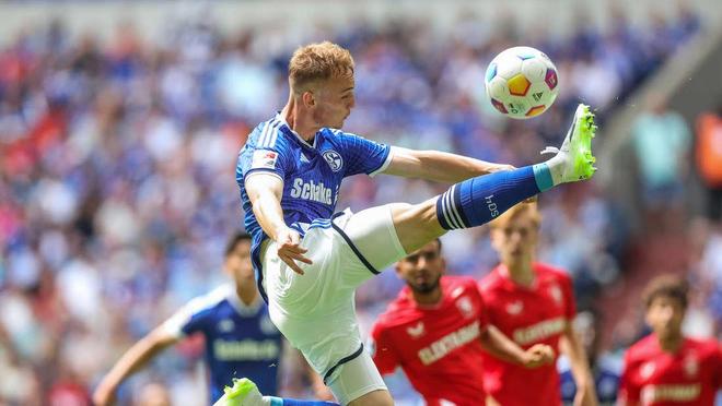 沙尔克04主场大捷，取得四连胜独领德甲的简单介绍