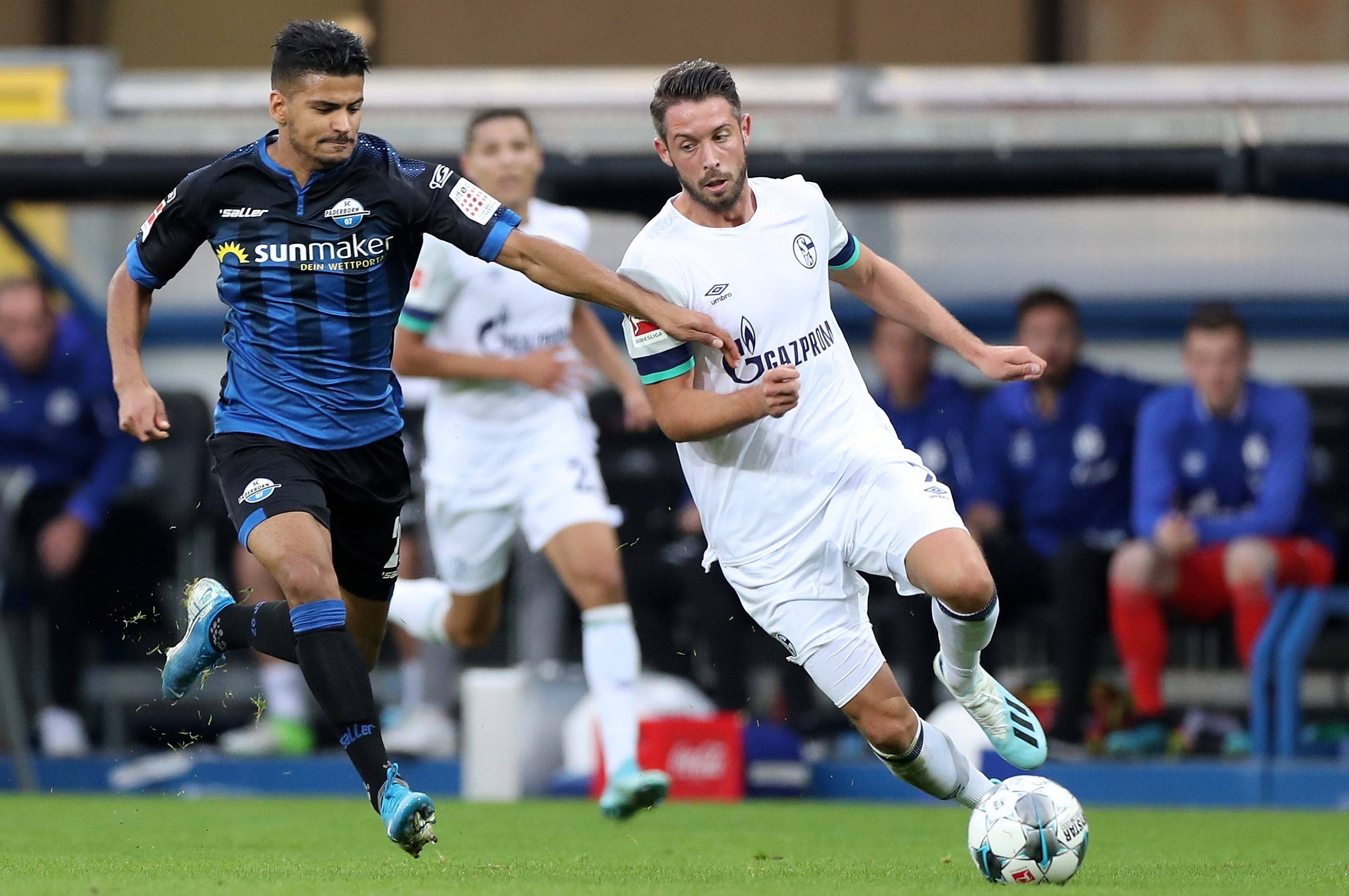 沙尔克04主场大捷，取得四连胜独领德甲的简单介绍