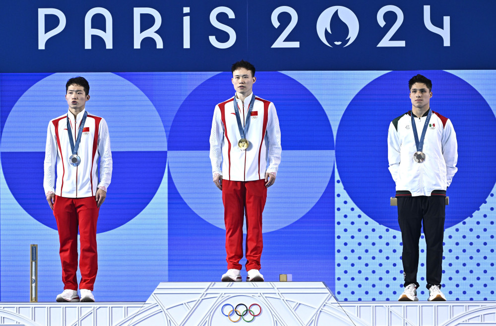 跳水男子三米板：中国选手夺得金牌的简单介绍