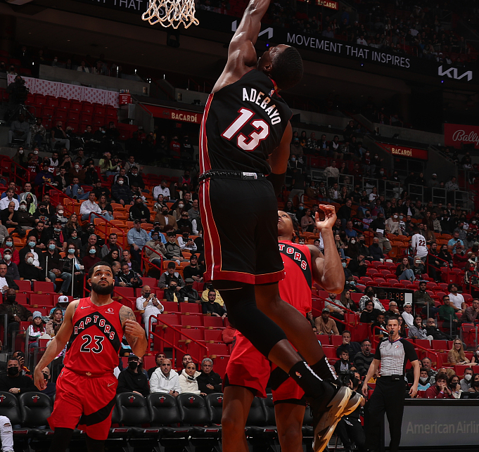 关于猛龙内线有望复出，球队备战注入新冲劲的信息