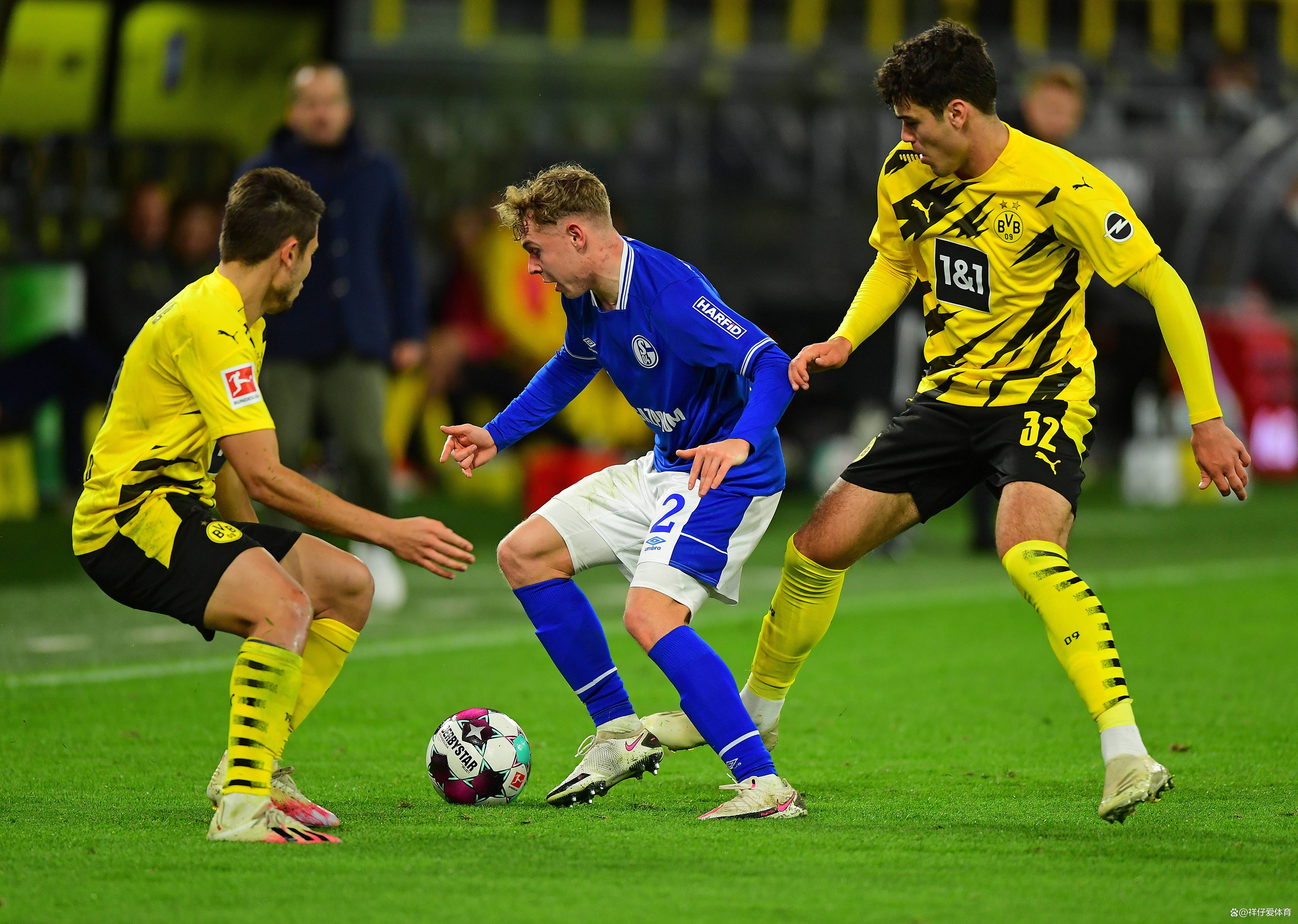 精致足球比赛让球迷热泪盈眶的简单介绍