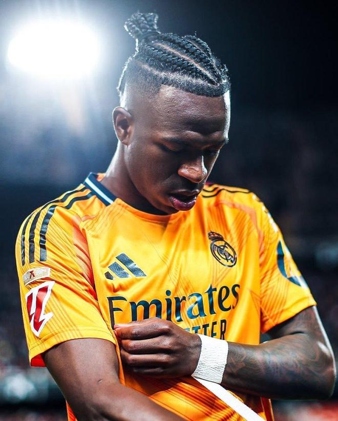 AC米兰横扫挪威，萨拉赫点燃赛场的简单介绍