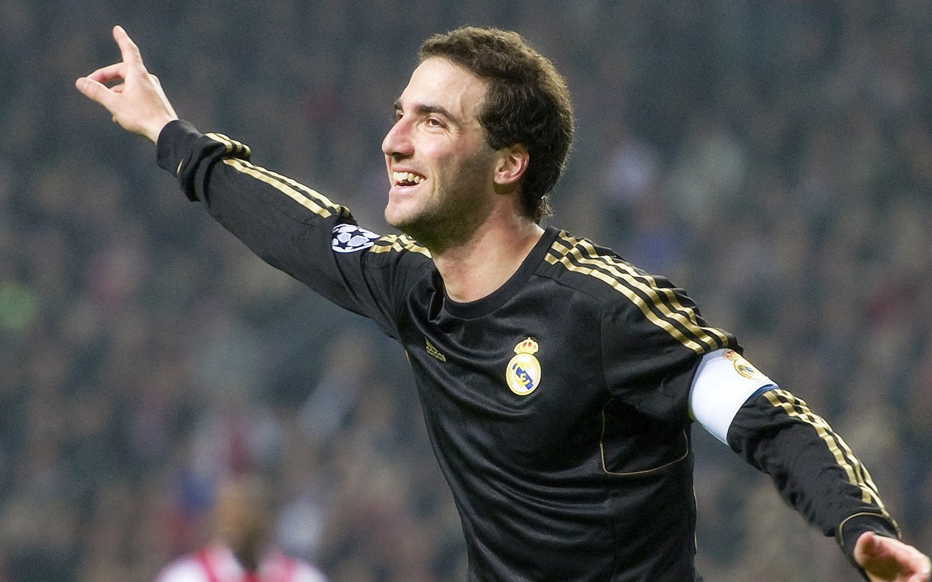 铁卫破门,红狼噬敌—德里赫特连续建功助罗马踏平尤文登顶