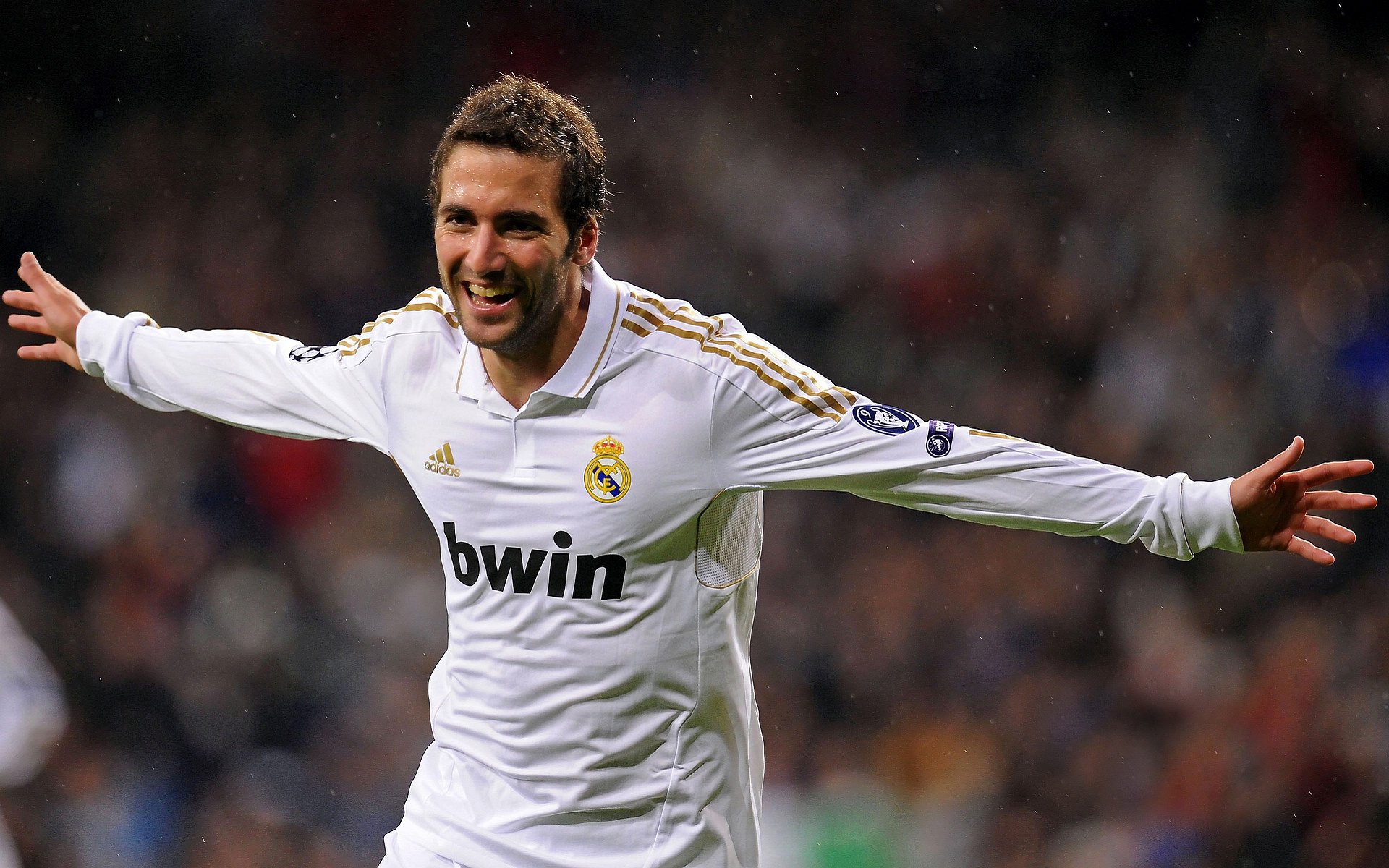 加勒比风暴对阵沙漠雄鹰，卡拉斯科刷新纪录之夜，牙买加与伊拉克的足球对话