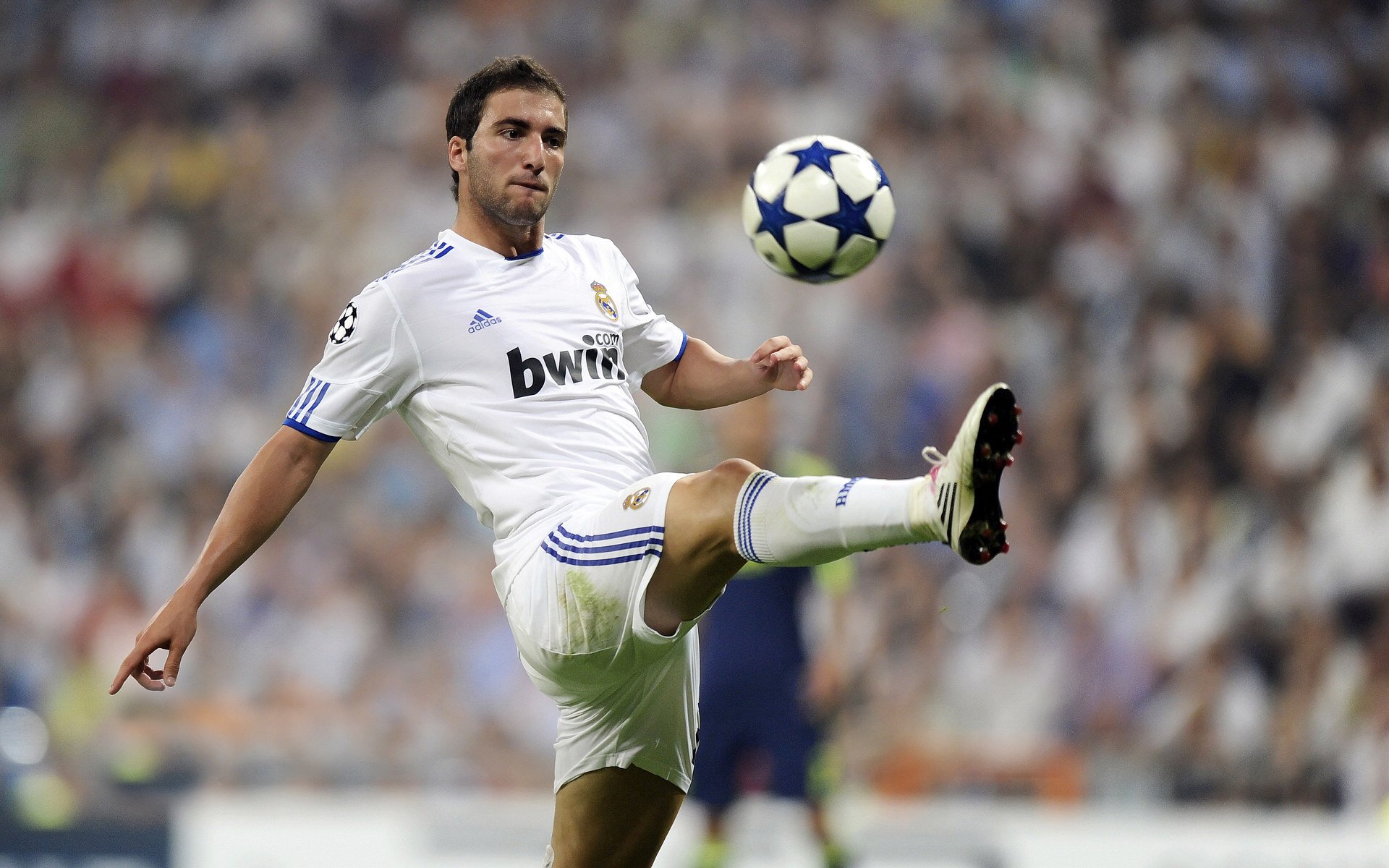 红魔梦碎安菲尔德,比利时旋风横扫利物浦,卡瓦哈尔一记惊世弧线惊艳四座